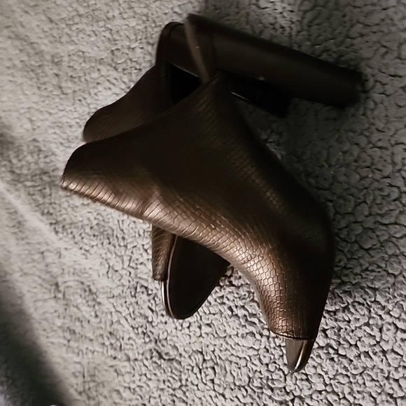 Christian Serrano for Payless black open toe mules size 7 - Picture 9 of 10